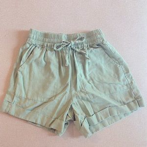 🤰🏻 pink blush maternity green linen cargo shorts